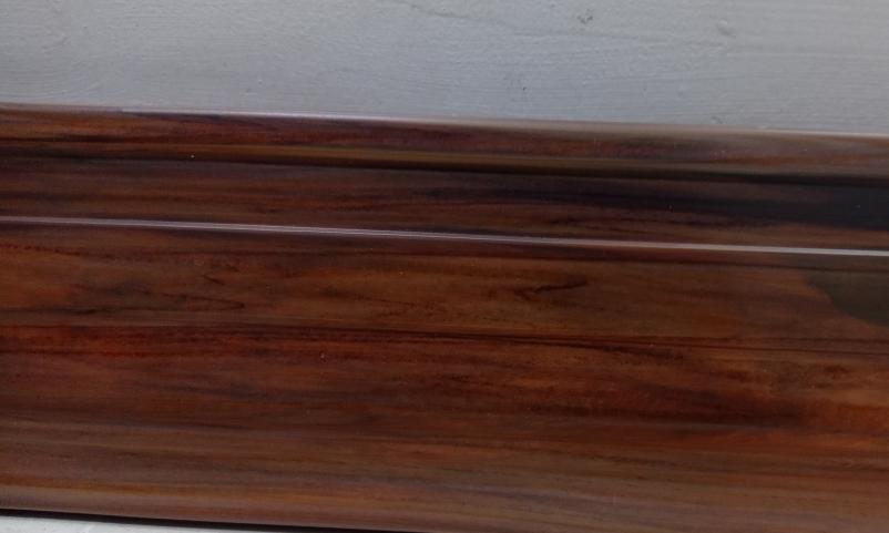 					    						    						    						  	Rodapé de pvc cor Jatobá 10 cm de altura 
					  	
					  	
					  	